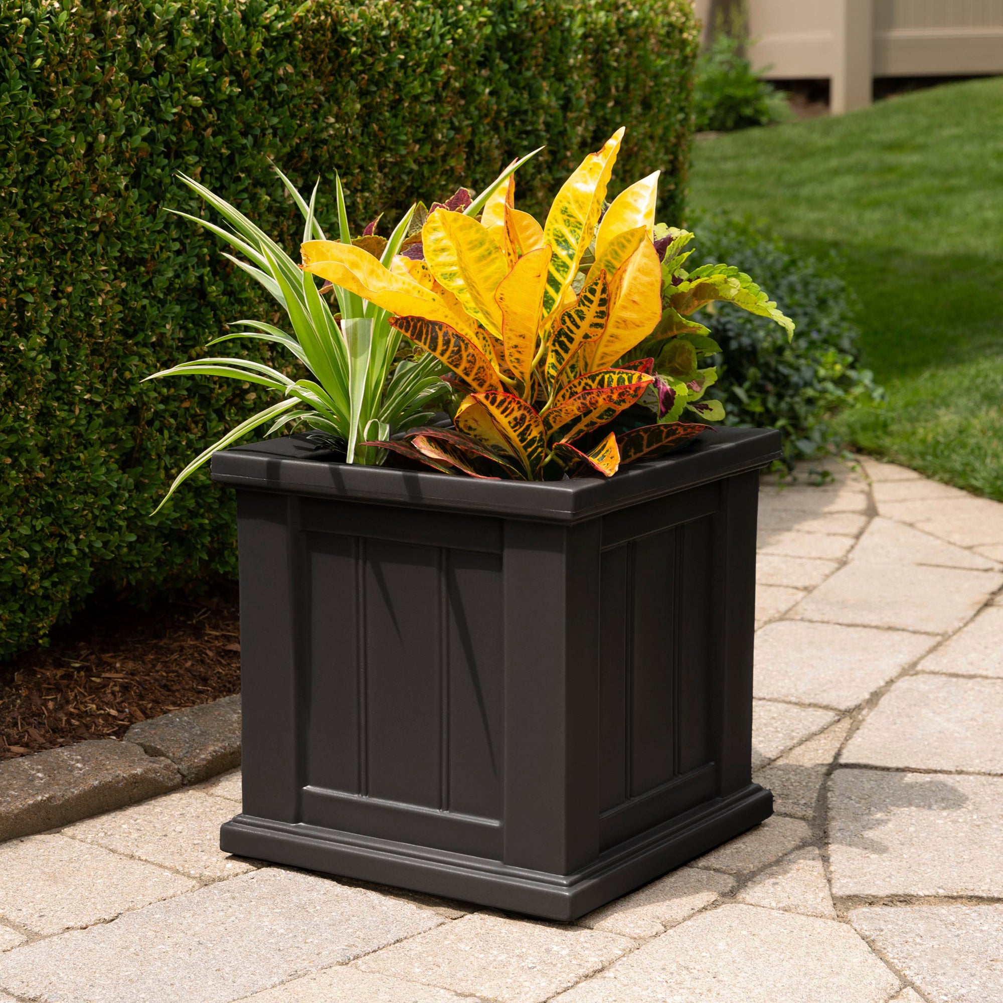 Mayne Cape Cod 14in Square Planter