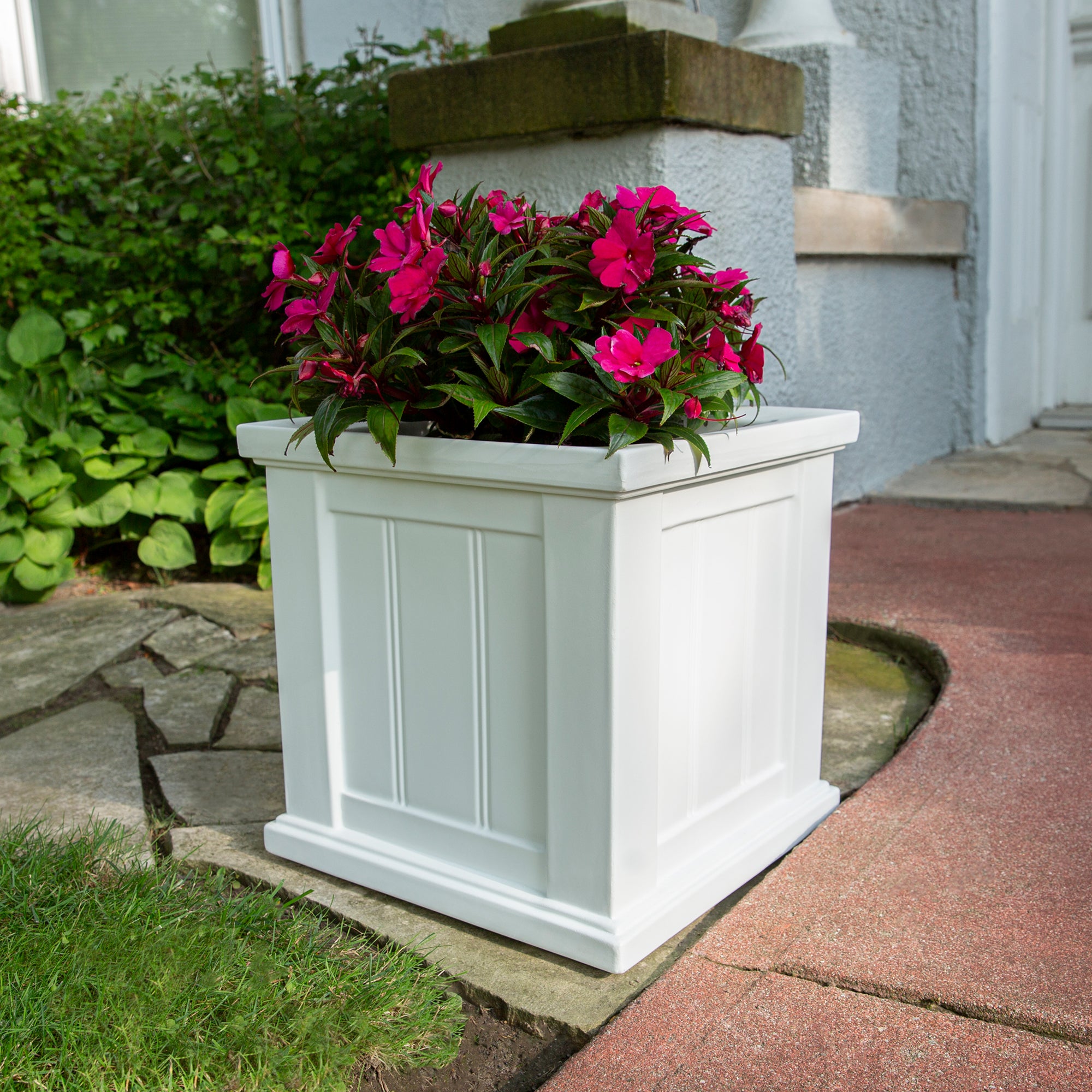 Mayne Cape Cod 14in Square Planter