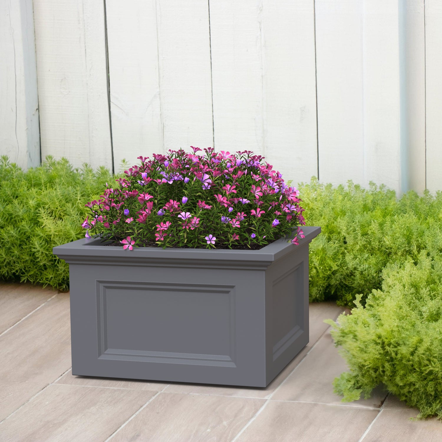 Mayne Fairfield 24in x 24in Garden Bed
