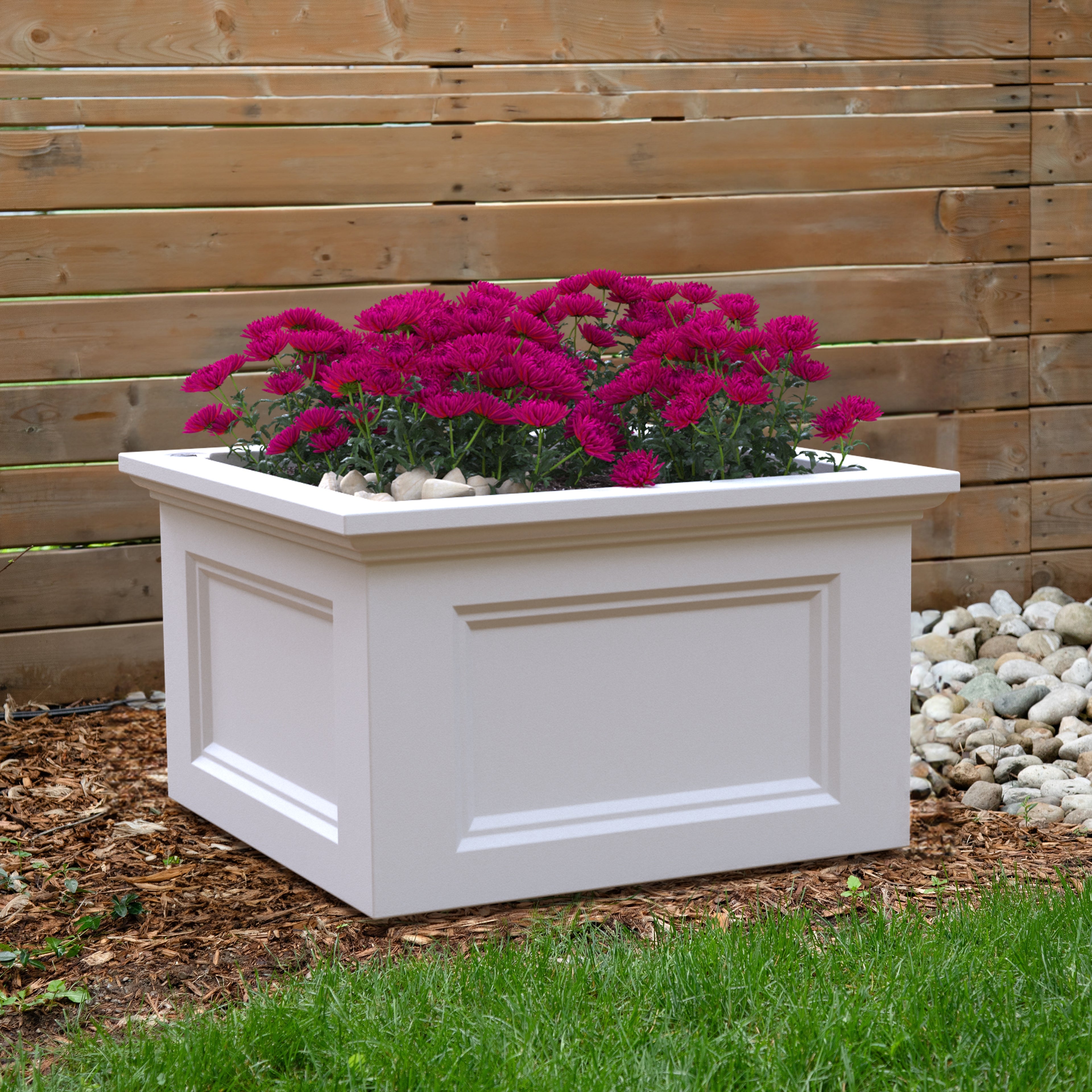 Mayne Fairfield 24in x 24in Garden Bed
