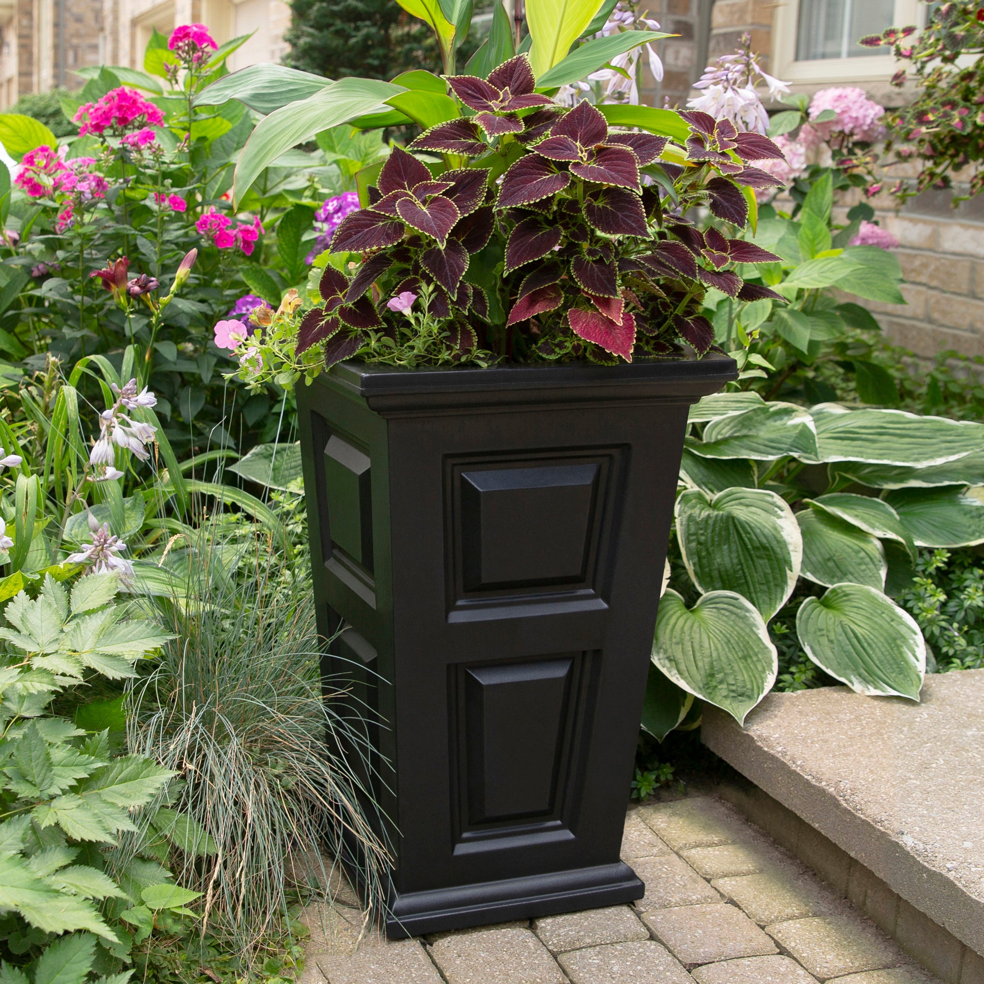 Mayne Wyndham 24in Tall Planter
