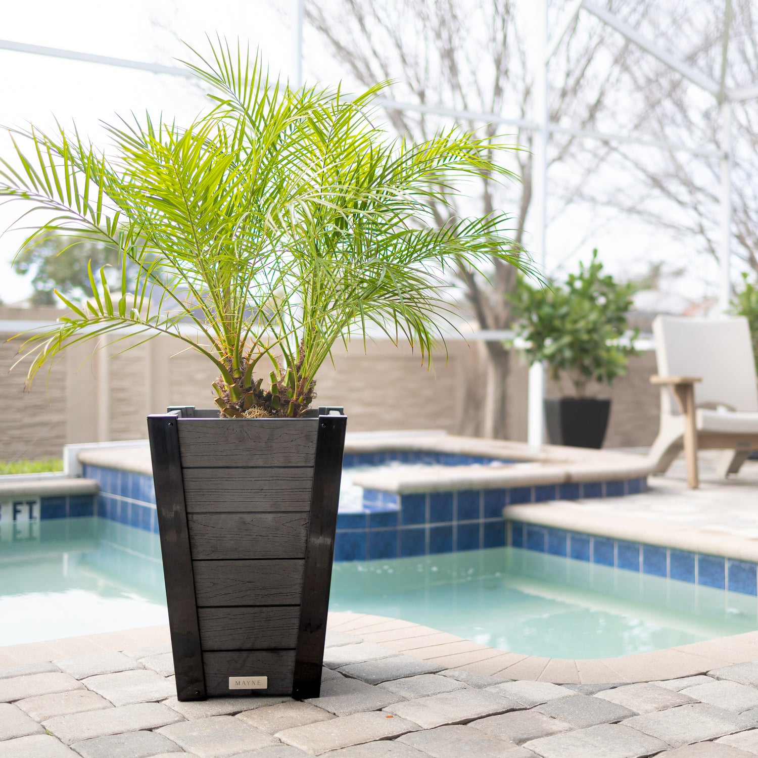 Mayne Horizon 18-Inch Tall Outdoor Planter