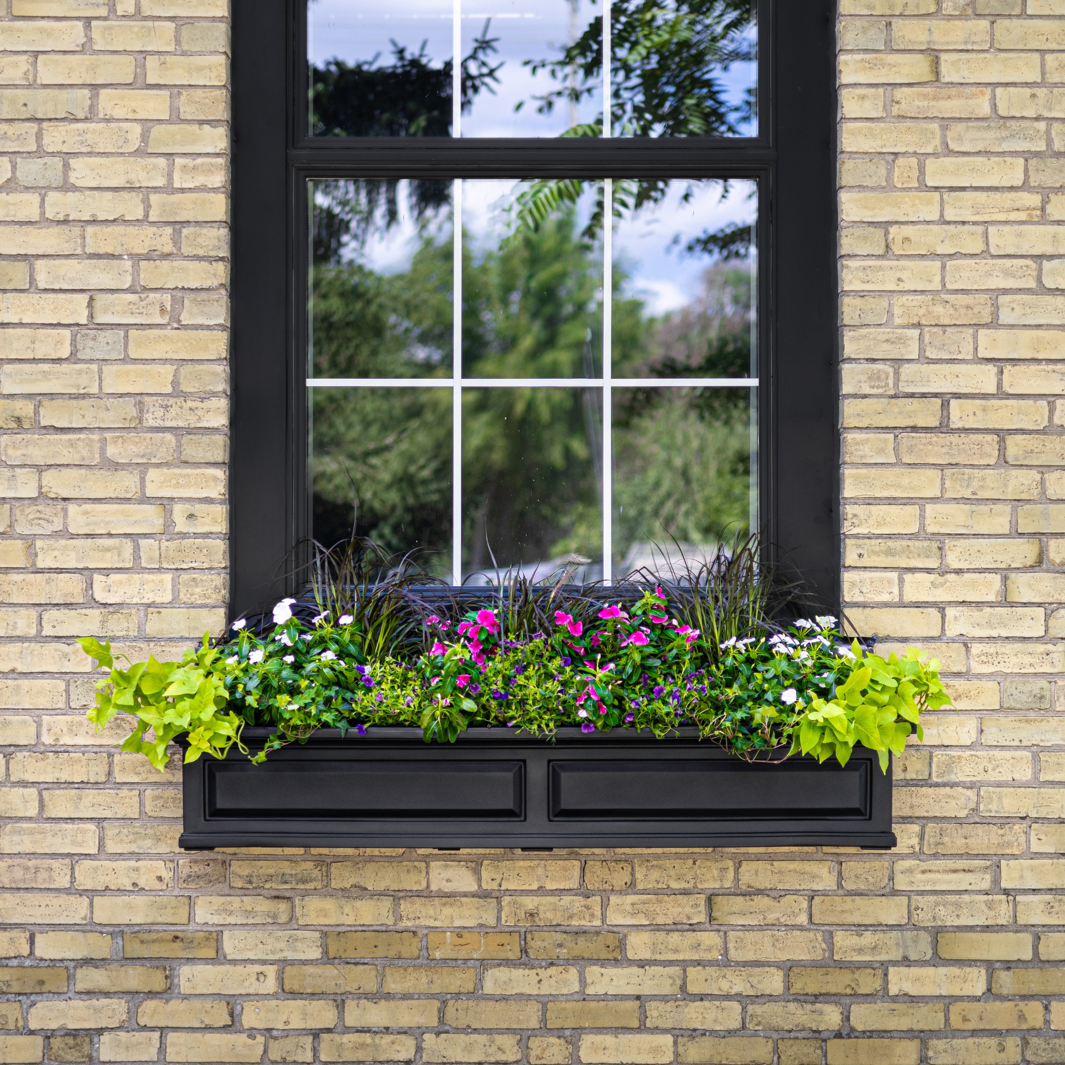 Mayne Nantucket 5ft Self-Watering Window Box with Steel Wall Mount Brackets