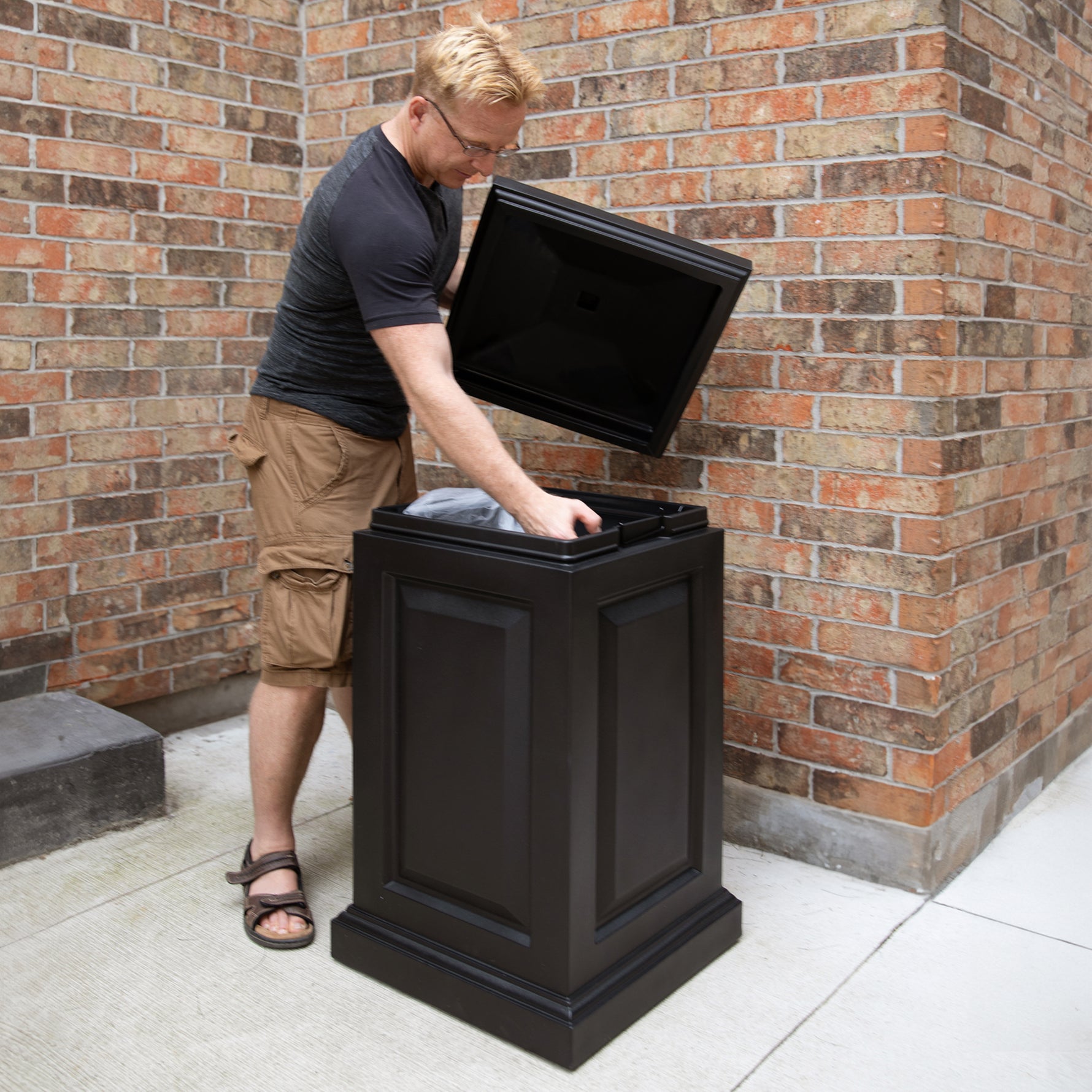 Berkshire MultiPurpose Storage Bin Includes 2 Waste Bag Hooks