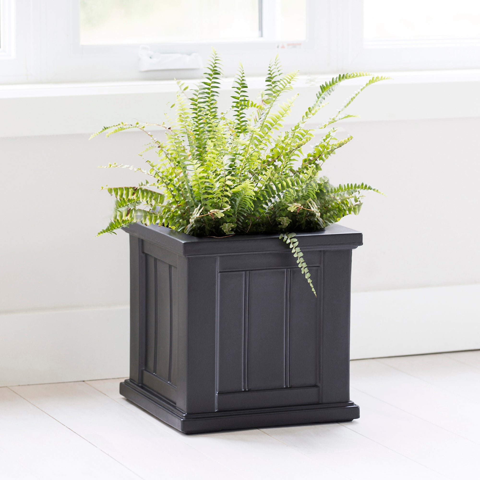 Mayne Cape Cod 14x14-Inch Self-Watering Square Planter