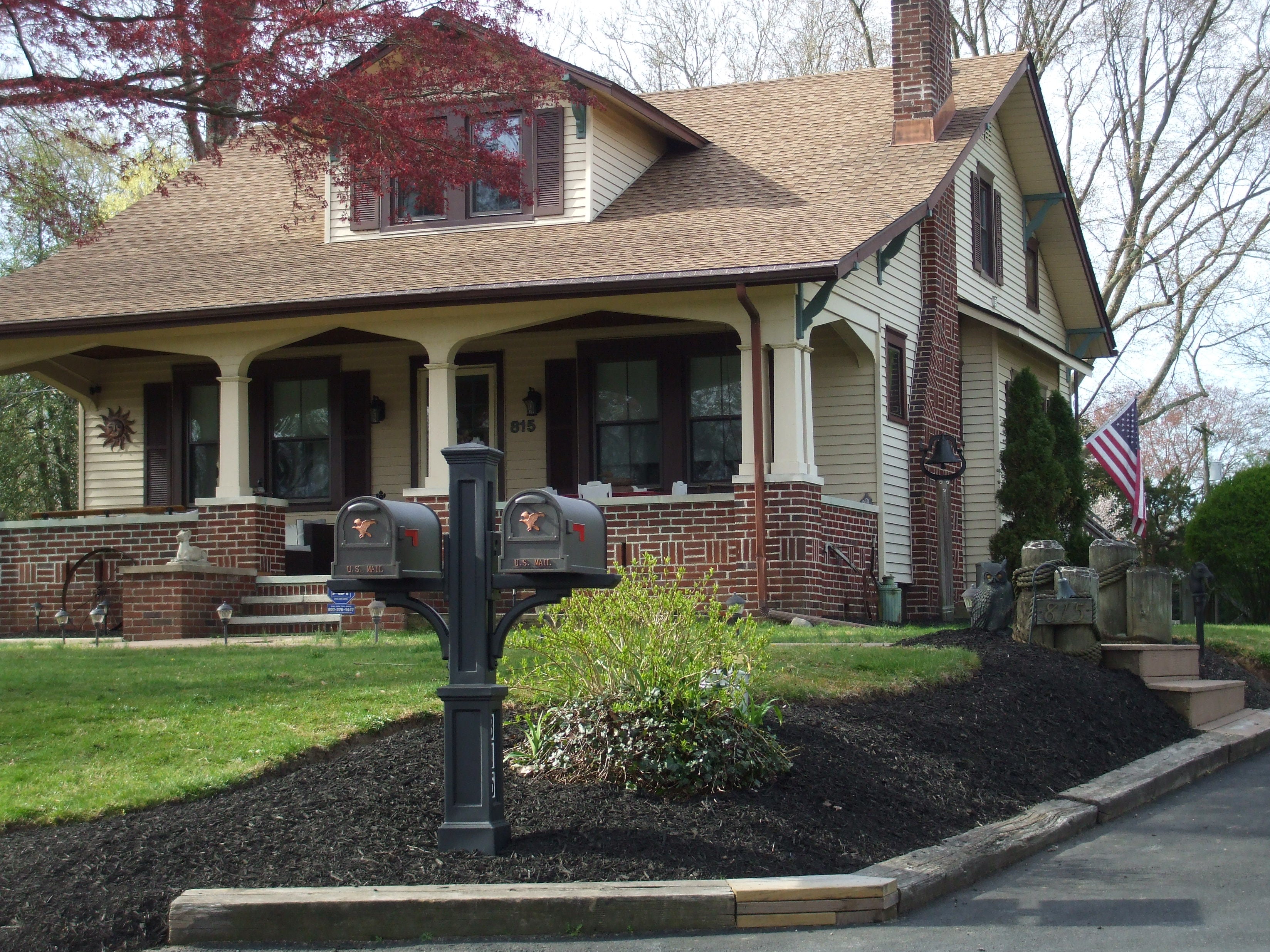 Mayne Newport Plus Double Arm Mail Post