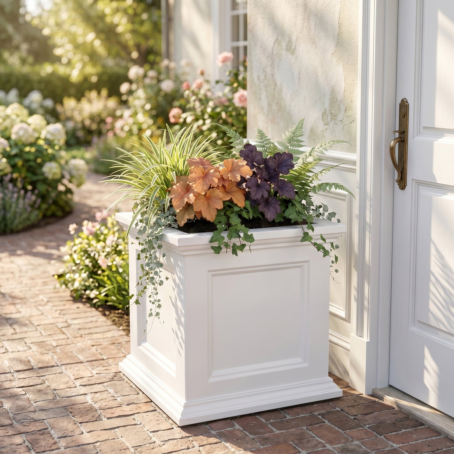 Mayne Fairfield 18-Inch Self-Watering Square Planter