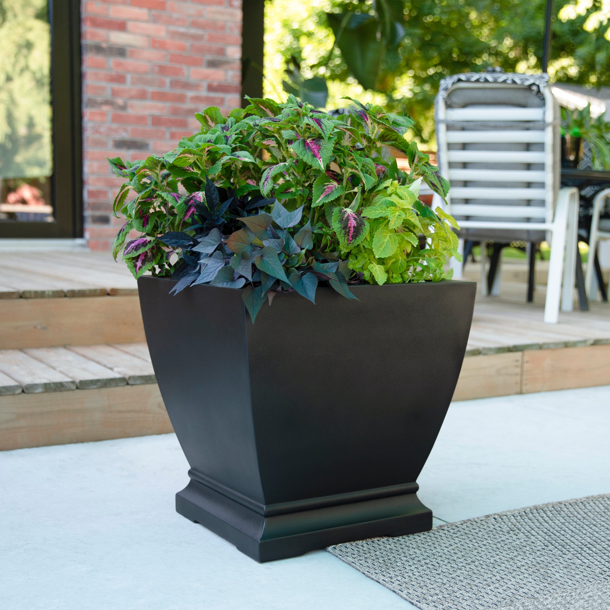 Mayne Acadia 20-Inch Self-Watering Tall Planter (Black)