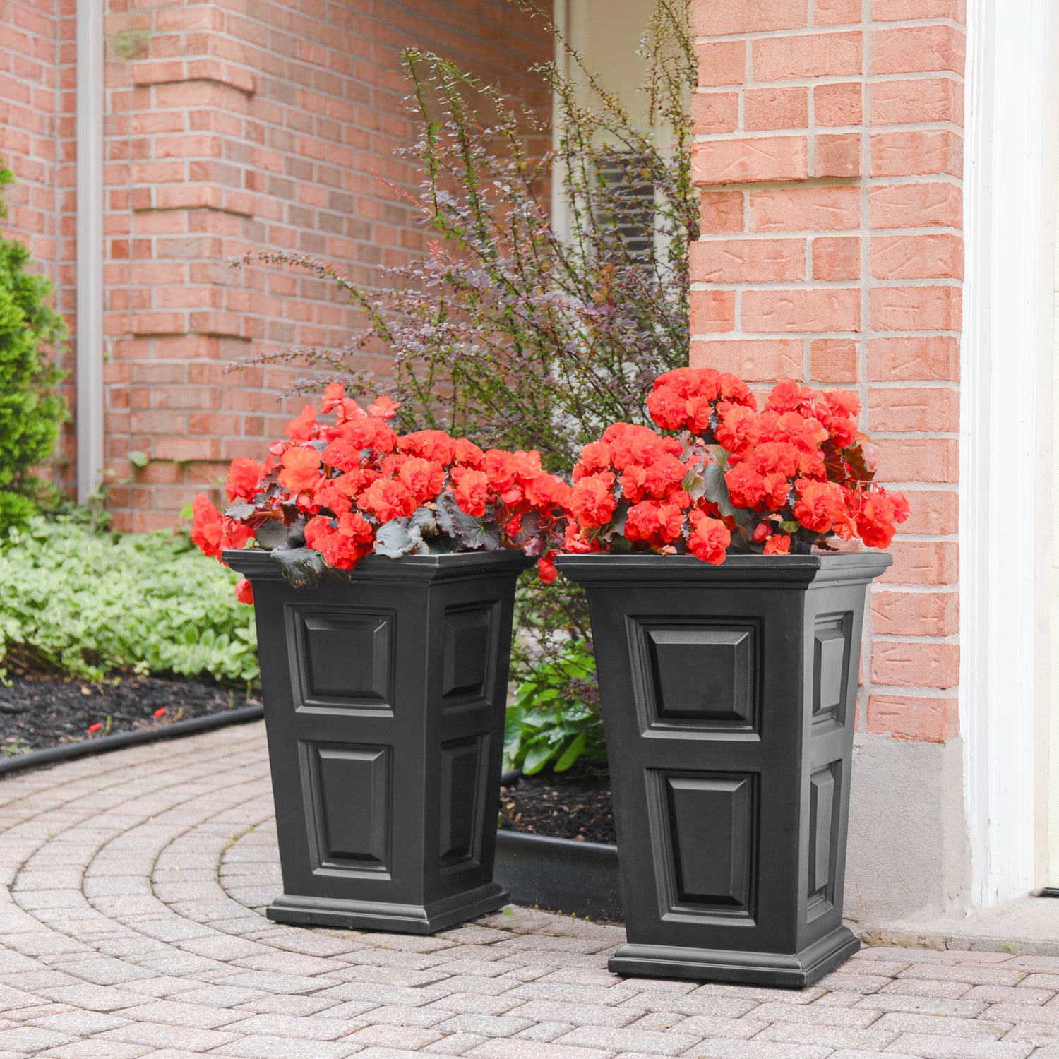 24 inch plant pots Mayne Wyndham 24" Tall Planter