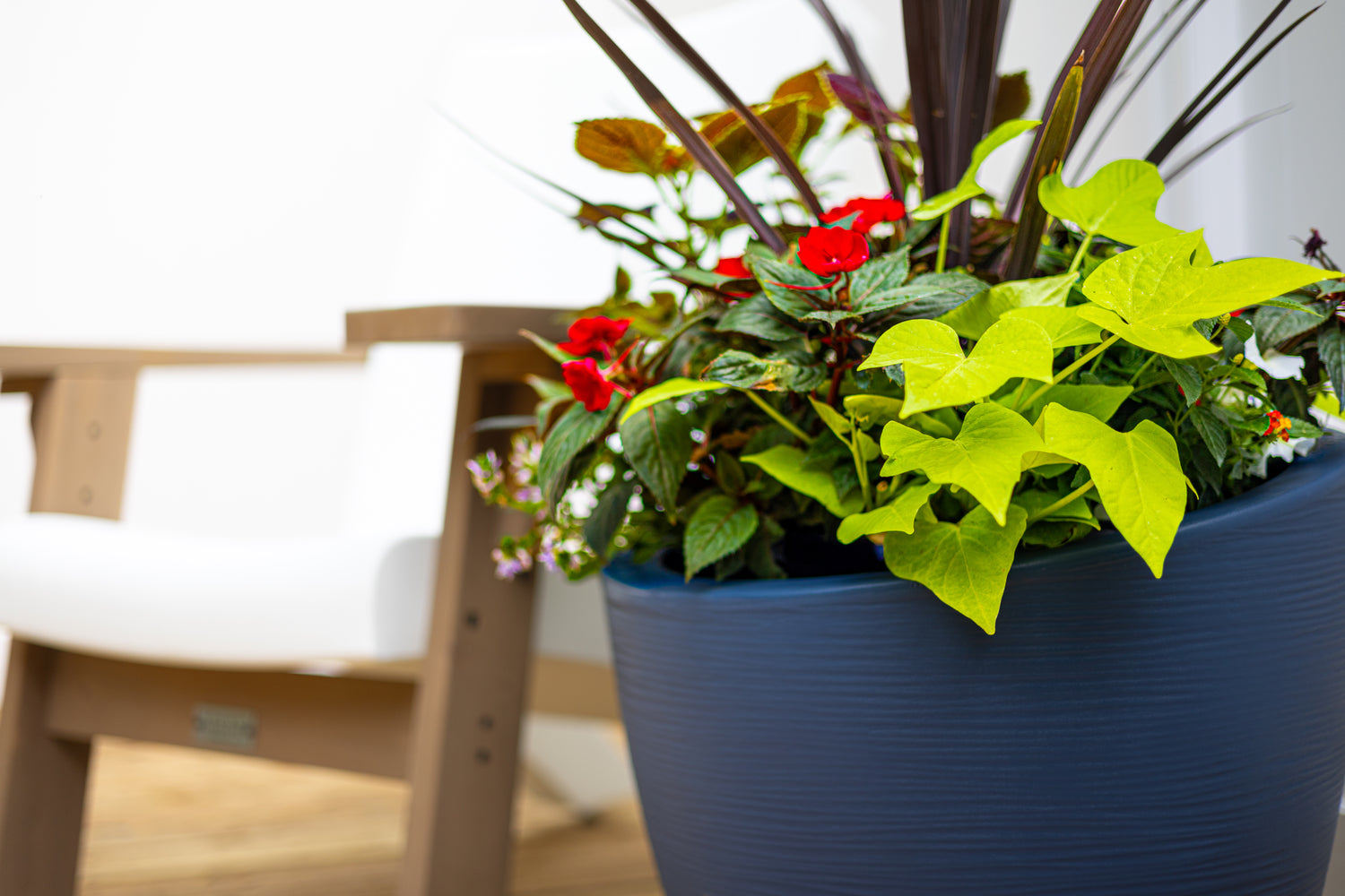 20 inch indoor plant pot Mayne - Modesto 20in Round Planter
