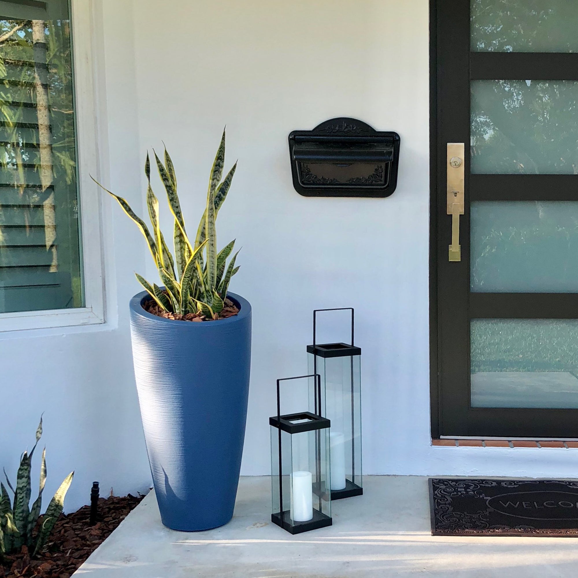 Mayne Modesto 32-Inch Tall Indoor and Outdoor Planter